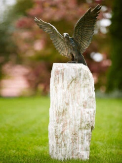 Figur Roter Milan, Flügel Offen auf Säule (Art.88877.1)