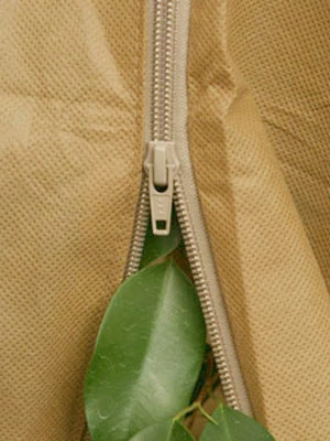 Vlies-Thermomantel, uni beige (Art.Nr. Vi36002) Vlies-Thermomantel, Uni Beige (Art.Nr. Vi36002) -Gartenausstattergeschäft